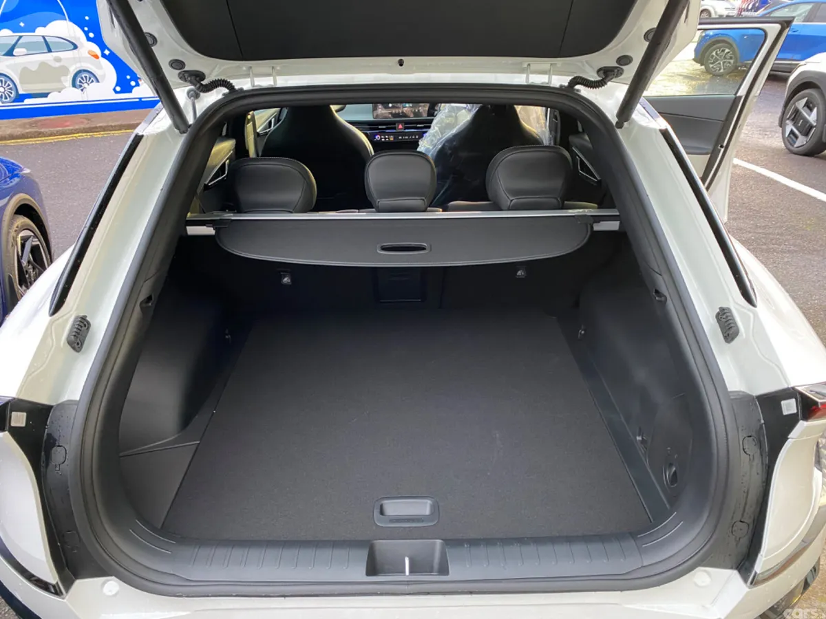 Kia EV6 Estate, Electric, 2026, White