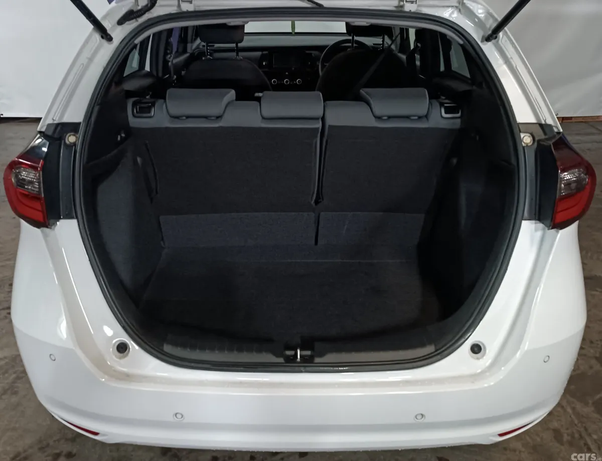 Honda Fit Hatchback, Petrol, 2020, White