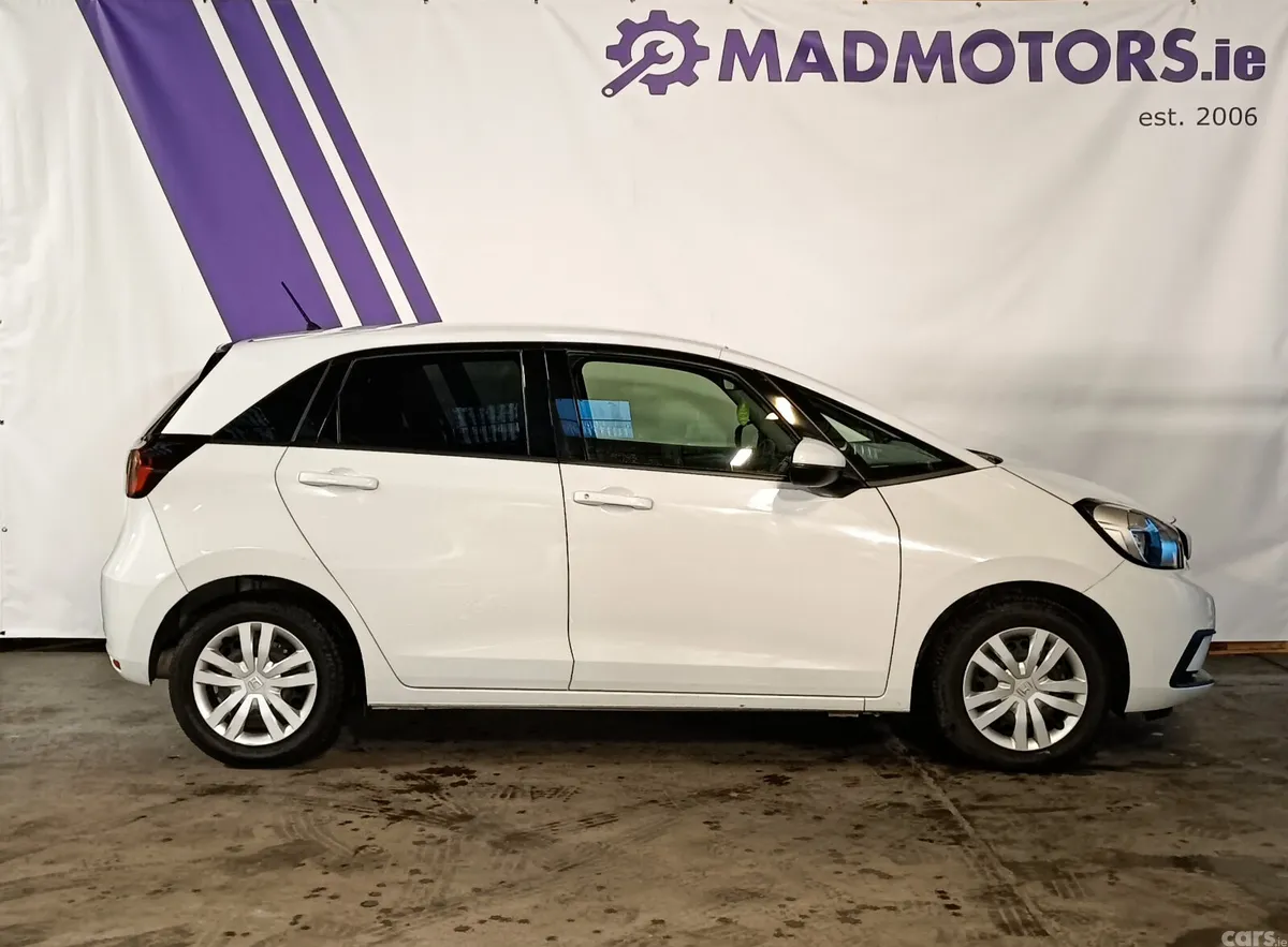 Honda Fit Hatchback, Petrol, 2020, White