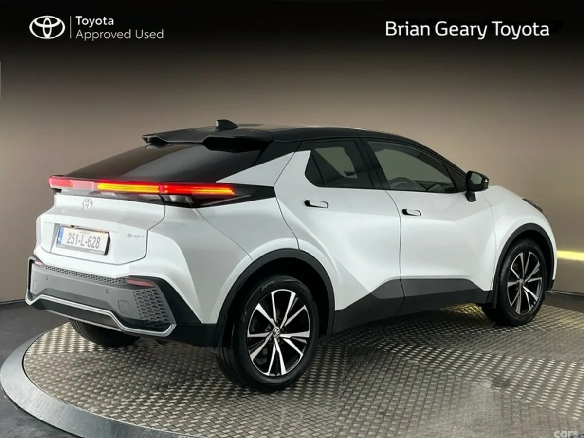 Toyota C-HR SUV, Petrol Hybrid, 2025, White