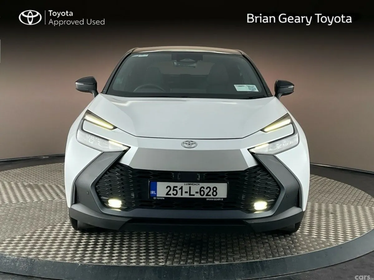 Toyota C-HR SUV, Petrol Hybrid, 2025, White