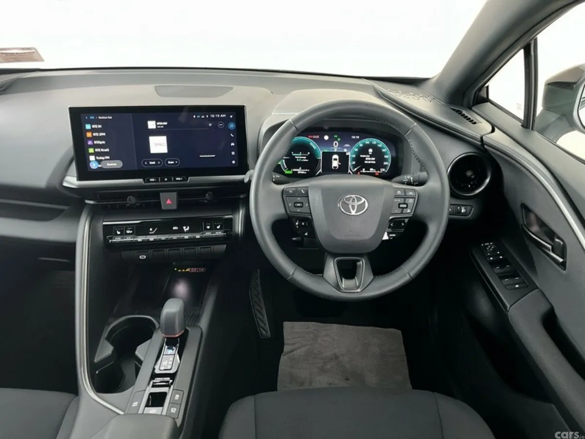 Toyota C-HR SUV, Petrol Hybrid, 2025, White