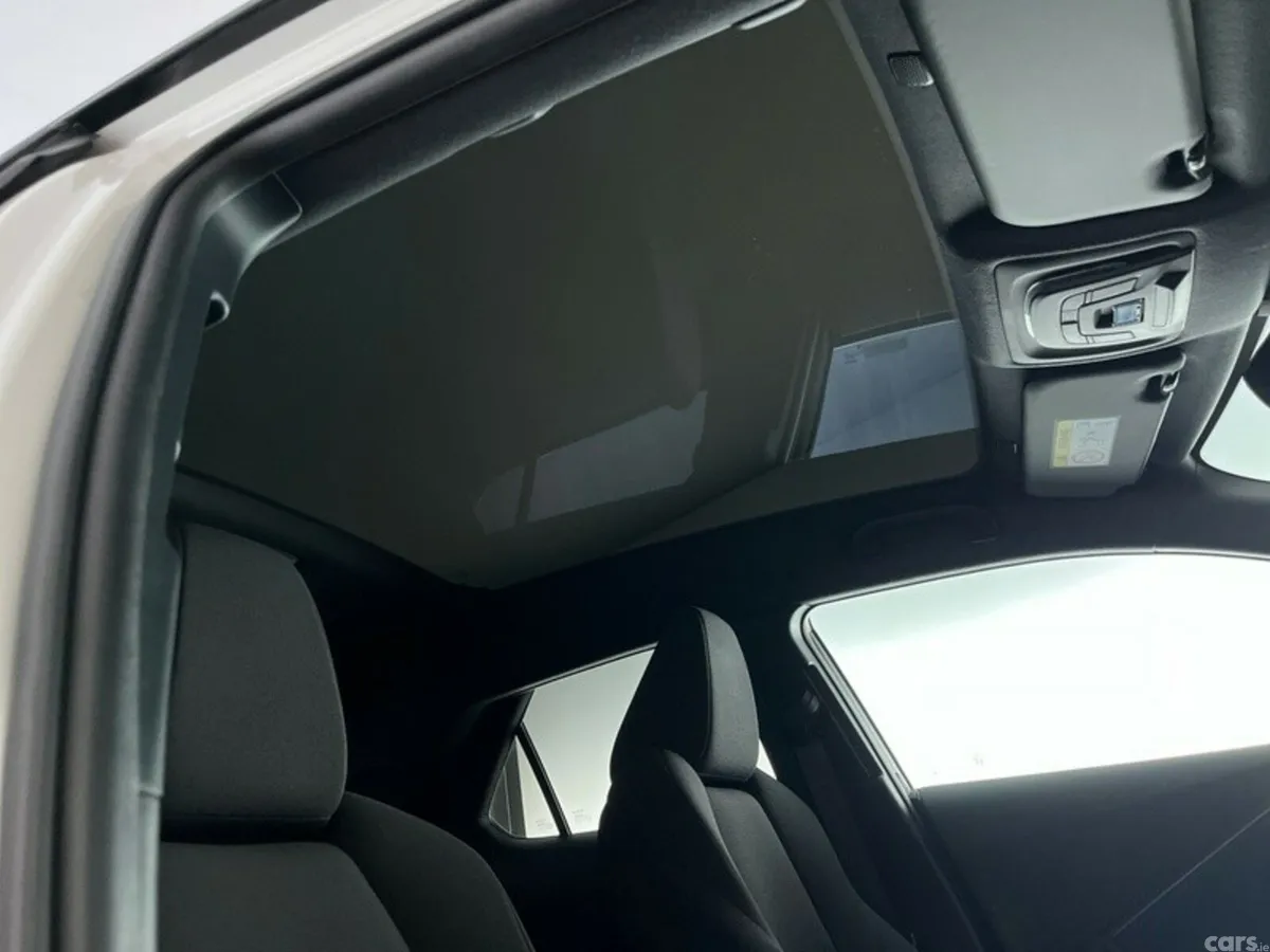 Toyota C-HR SUV, Petrol Hybrid, 2025, White
