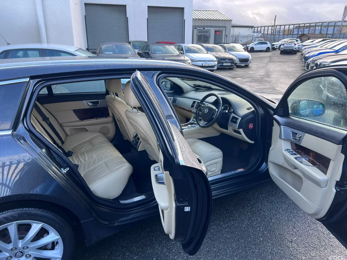 Jaguar XF Estate, Diesel, 2013, Grey