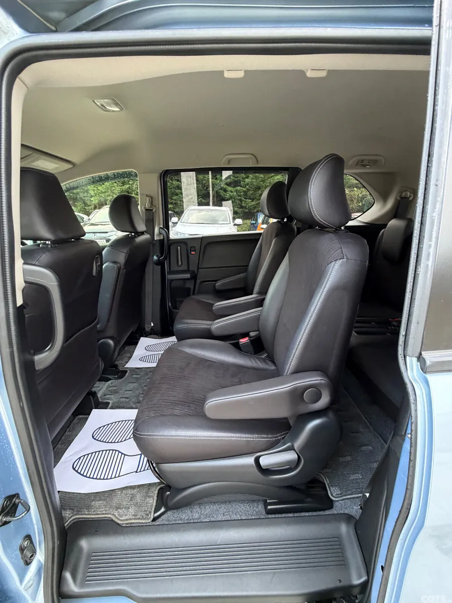 Honda Freed MPV, Petrol Hybrid, 2016, Blue