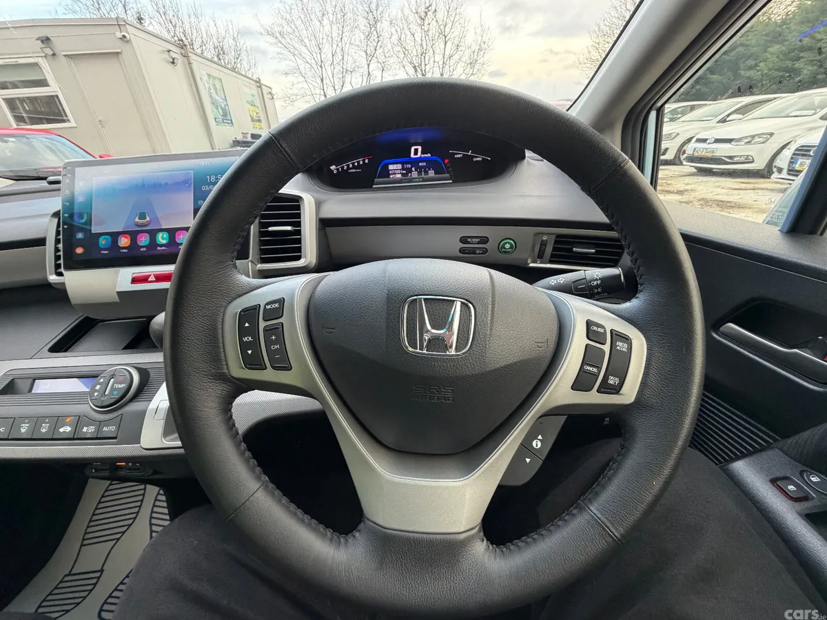Honda Freed MPV, Petrol Hybrid, 2016, Blue