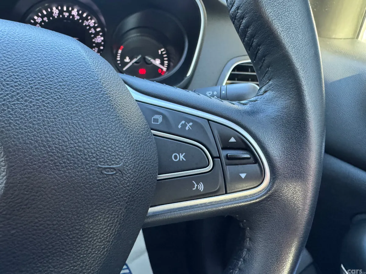 Renault Megane Saloon, Petrol, 2019, White