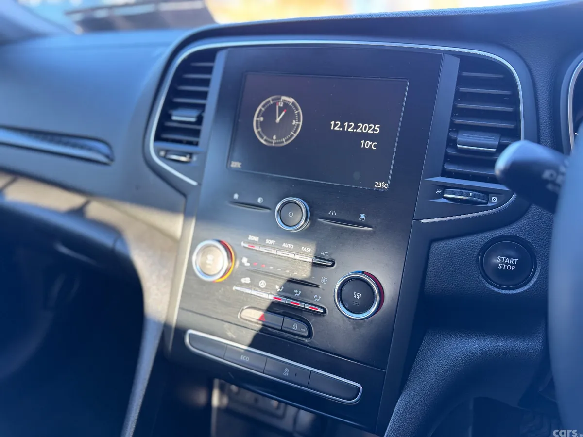 Renault Megane Saloon, Petrol, 2019, White