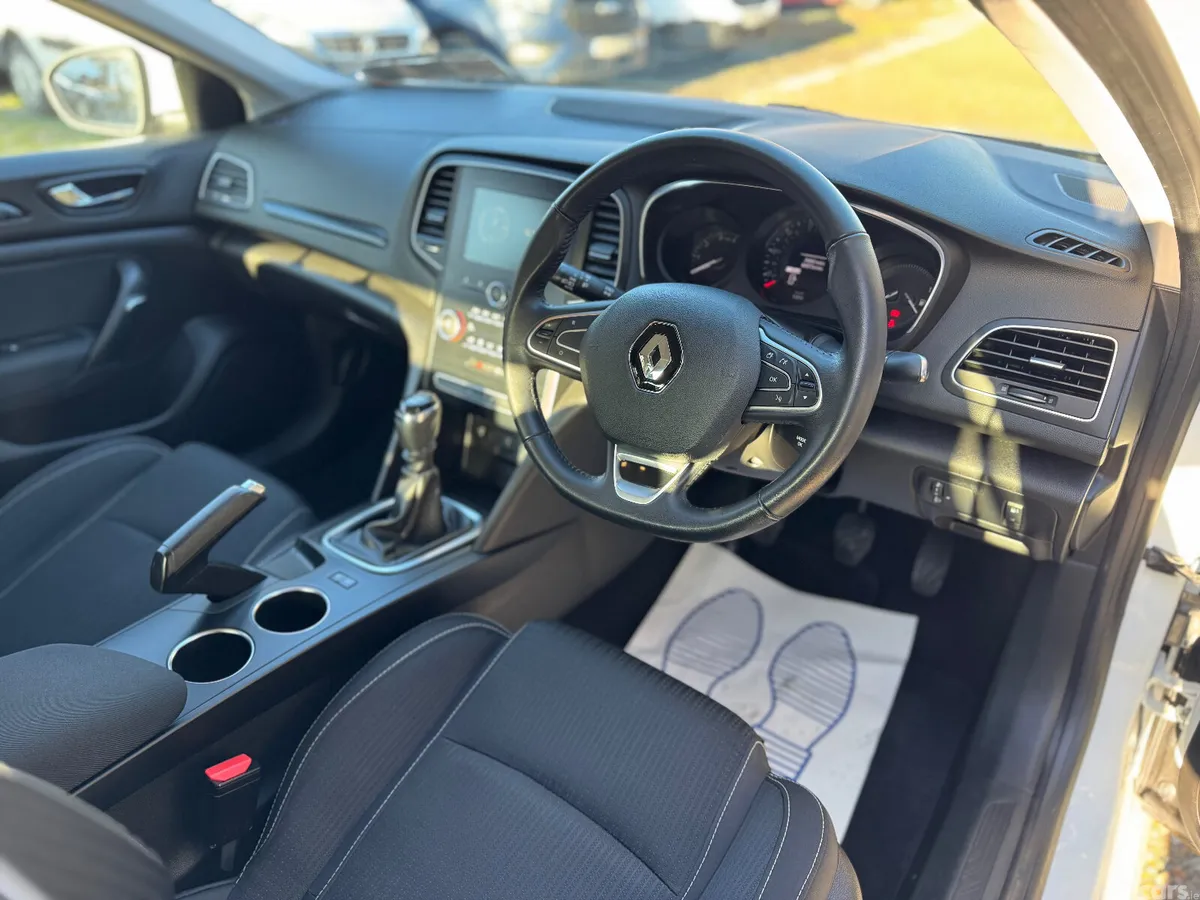 Renault Megane Saloon, Petrol, 2019, White