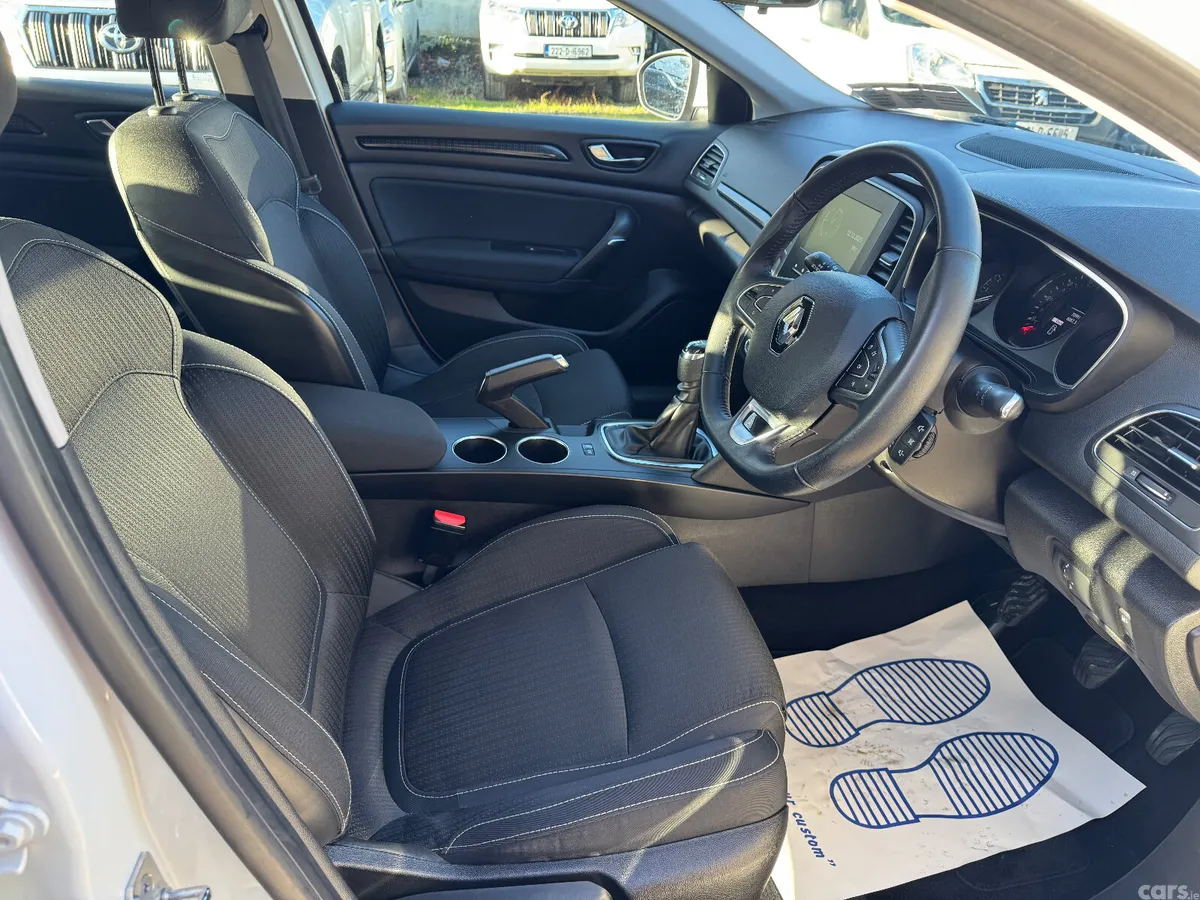 Renault Megane Saloon, Petrol, 2019, White