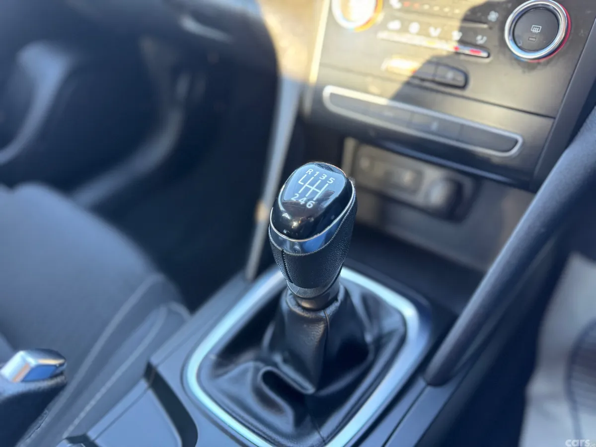 Renault Megane Saloon, Petrol, 2019, White
