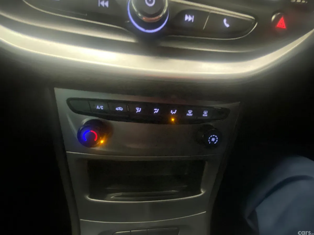 Opel Astra Hatchback, Diesel, 2021, Black