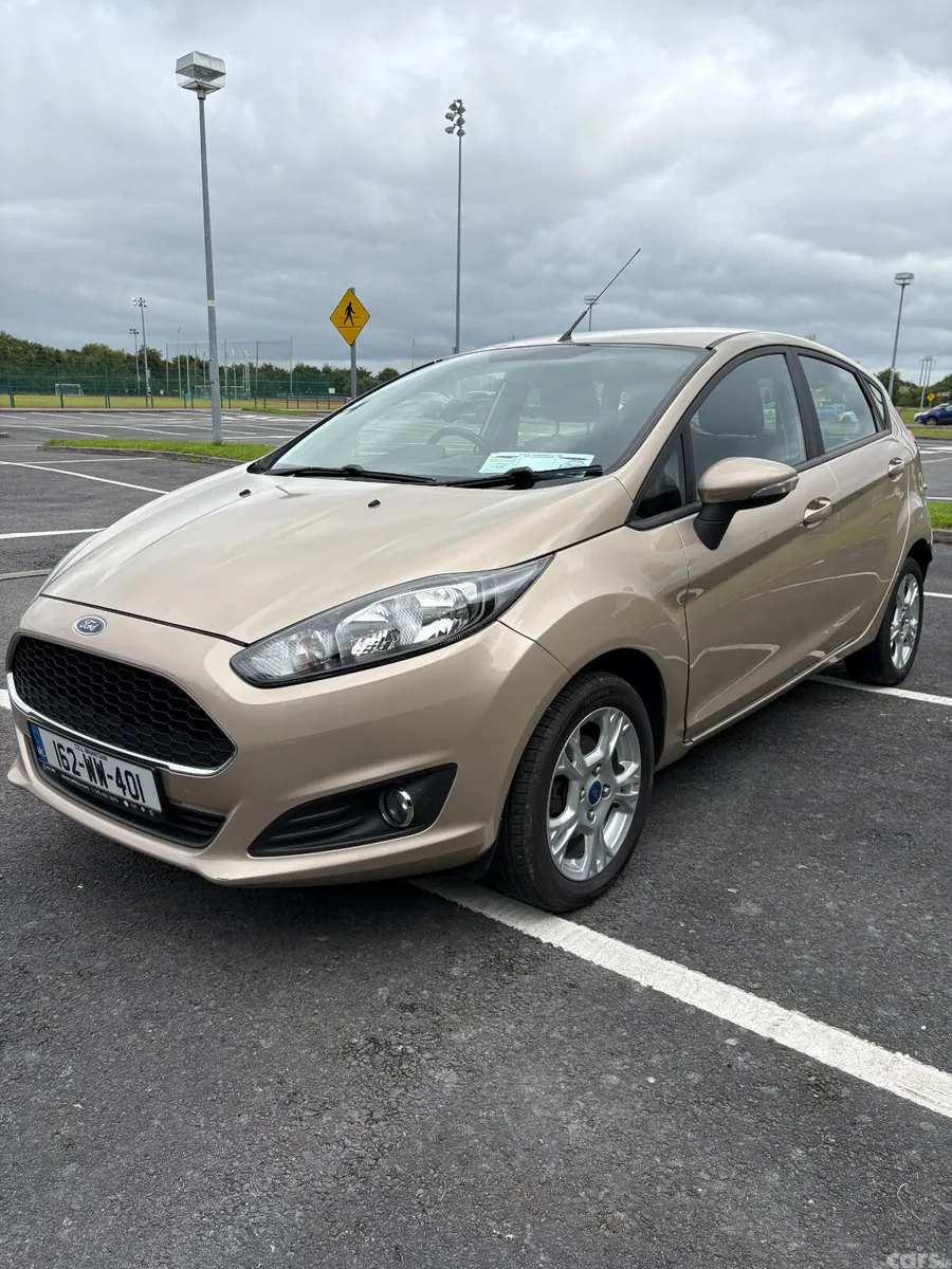 Ford Fiesta Hatchback, Petrol, 2016, Silver