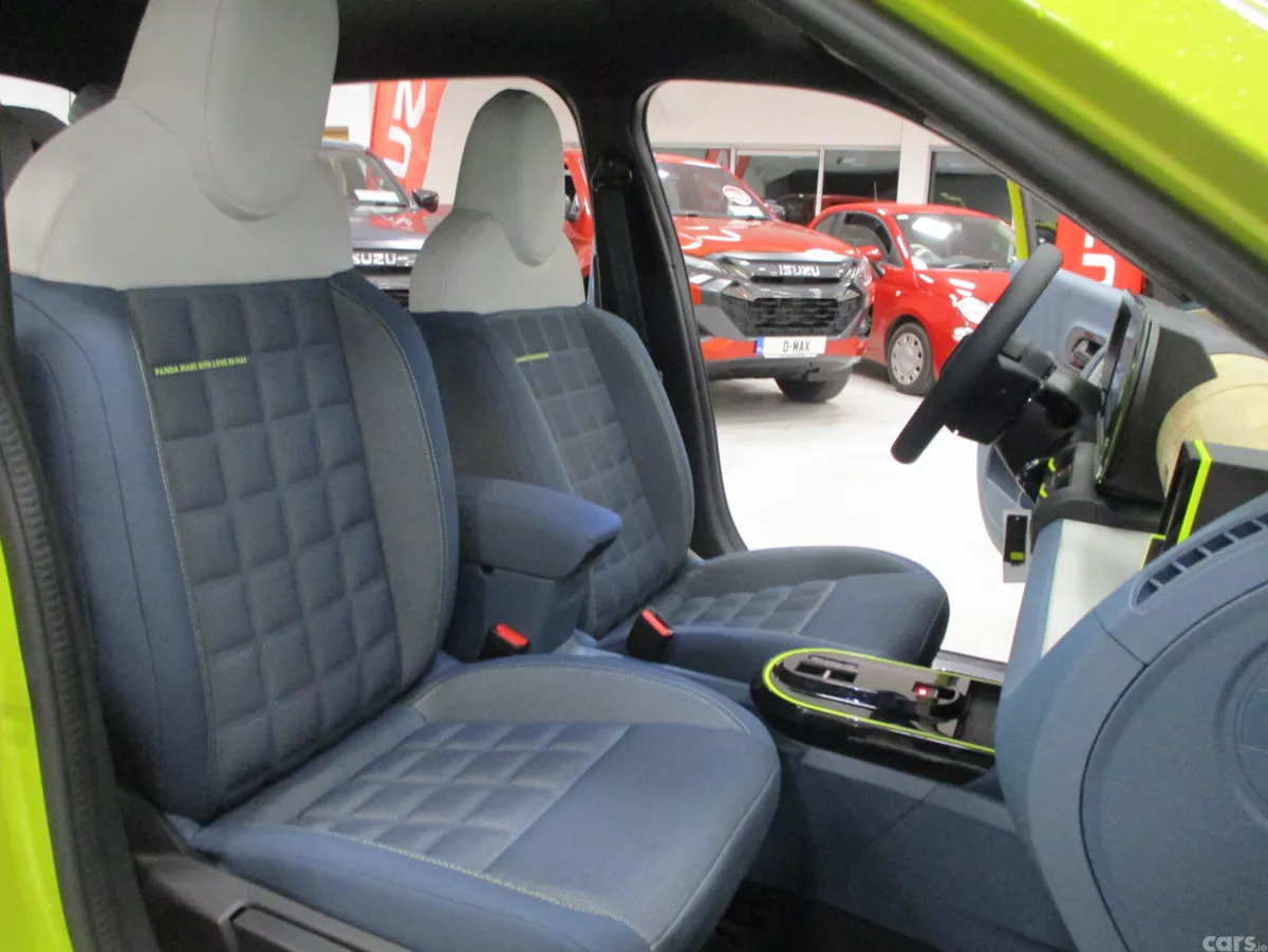 Fiat Grande Panda Hatchback, Petrol Hybrid, 2026, Yellow