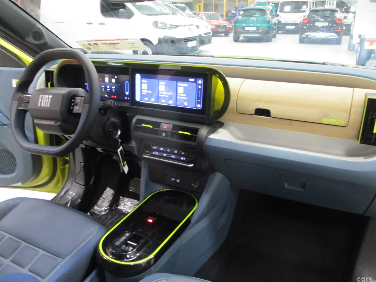 Fiat Grande Panda Hatchback, Electric, 2026, Yellow