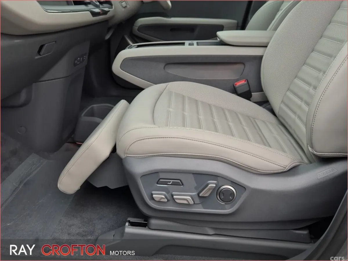 Kia EV9 SUV, Electric, 2026, Silver