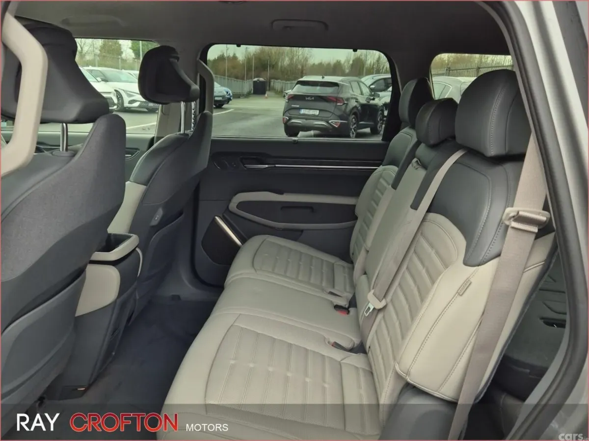 Kia EV9 SUV, Electric, 2026, Silver