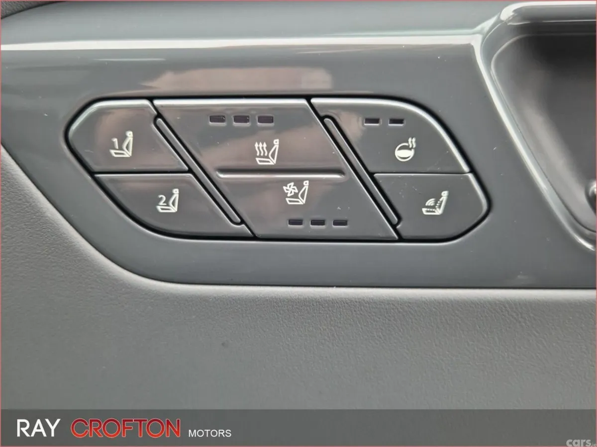 Kia EV9 SUV, Electric, 2026, Silver