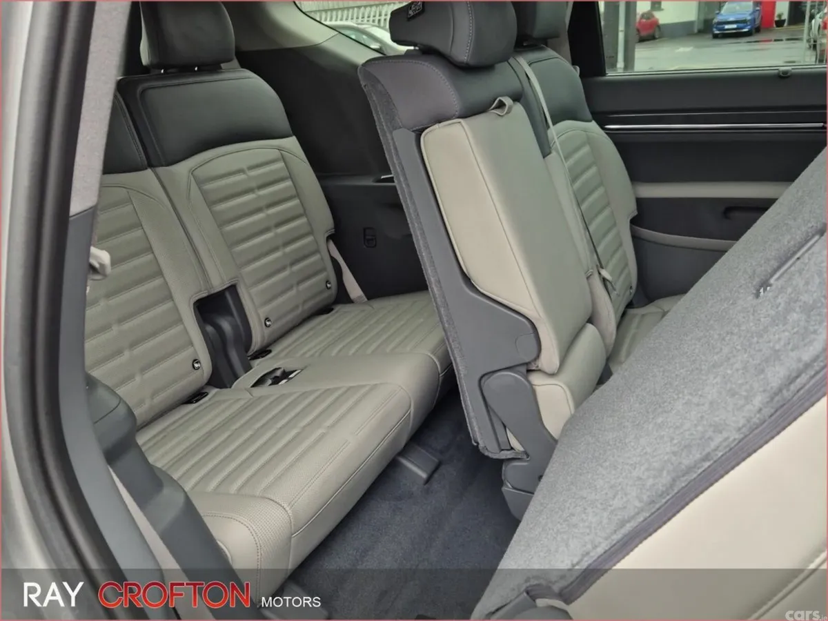 Kia EV9 SUV, Electric, 2026, Silver