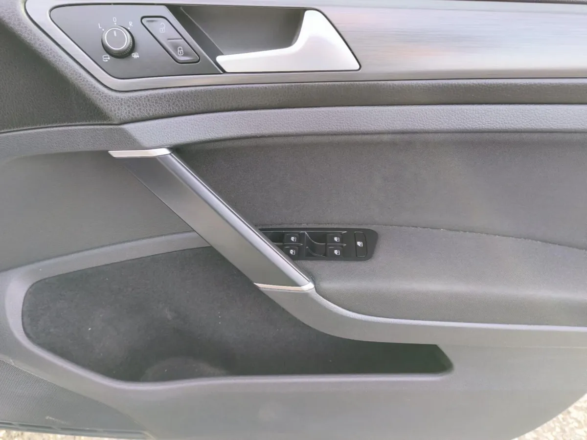 Volkswagen Golf Estate, Petrol, 2019, White