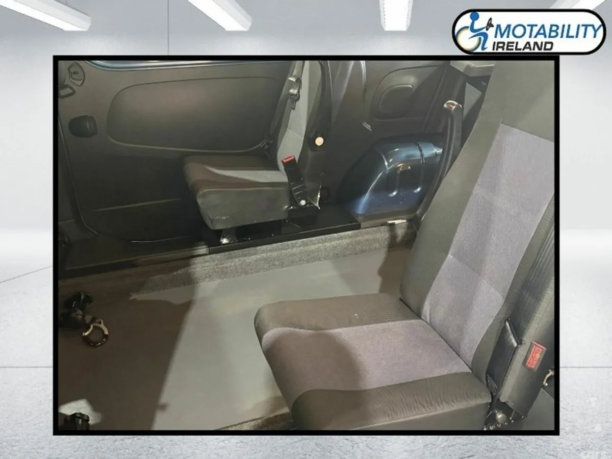Renault Trafic MPV, Diesel, 2020, Blue