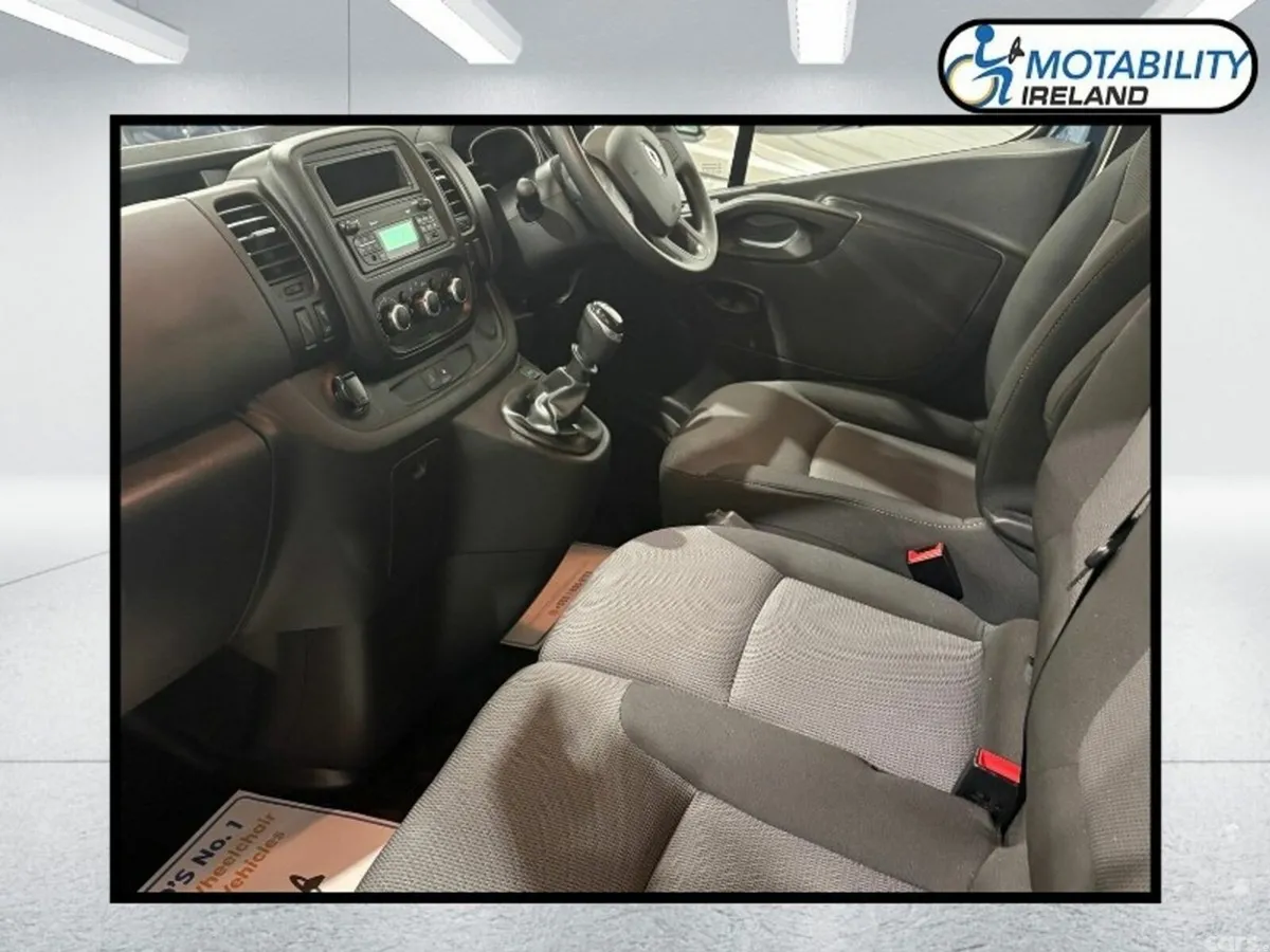 Renault Trafic MPV, Diesel, 2020, Blue