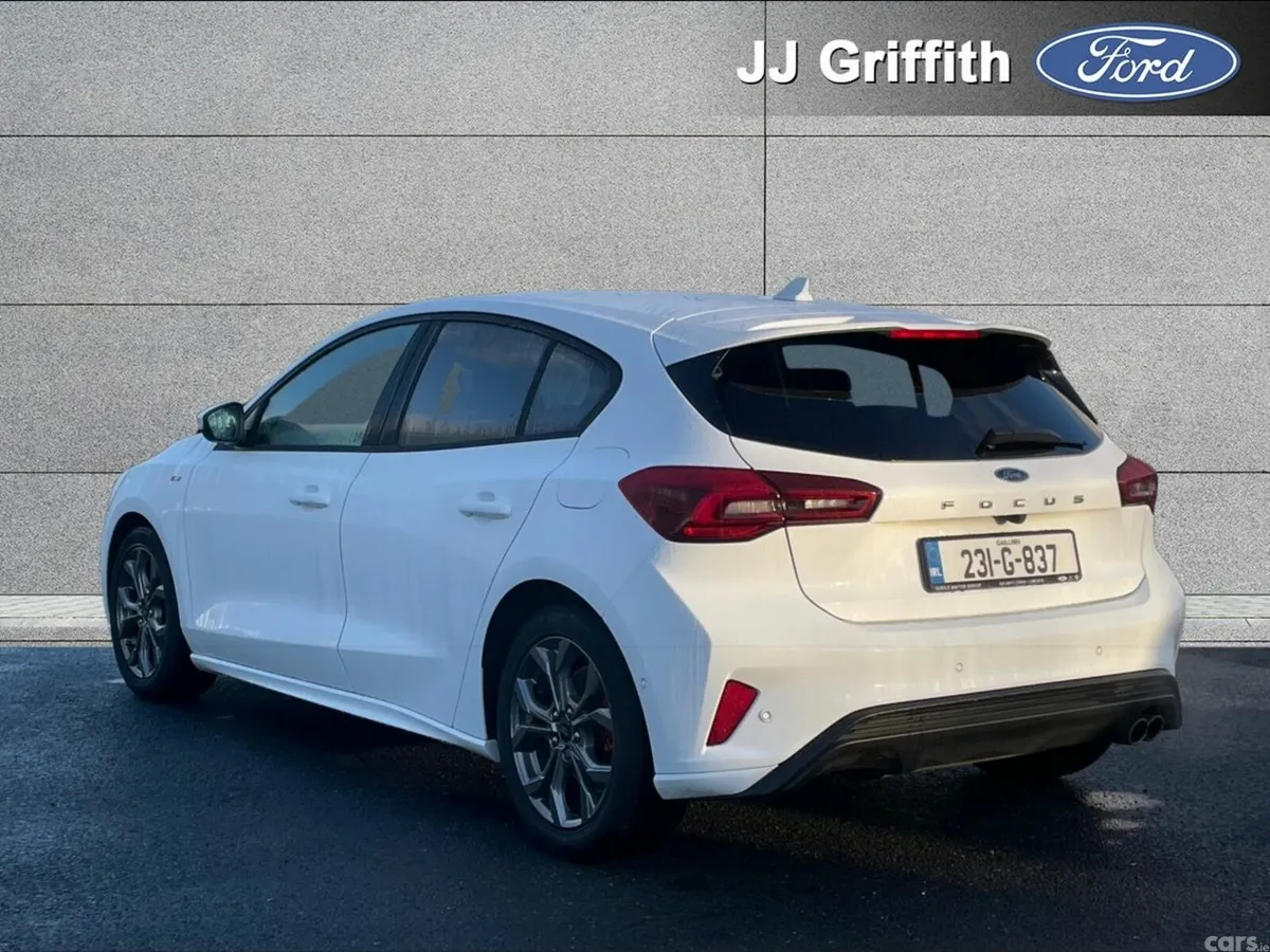 Ford Focus Hatchback, Petrol, 2023, White