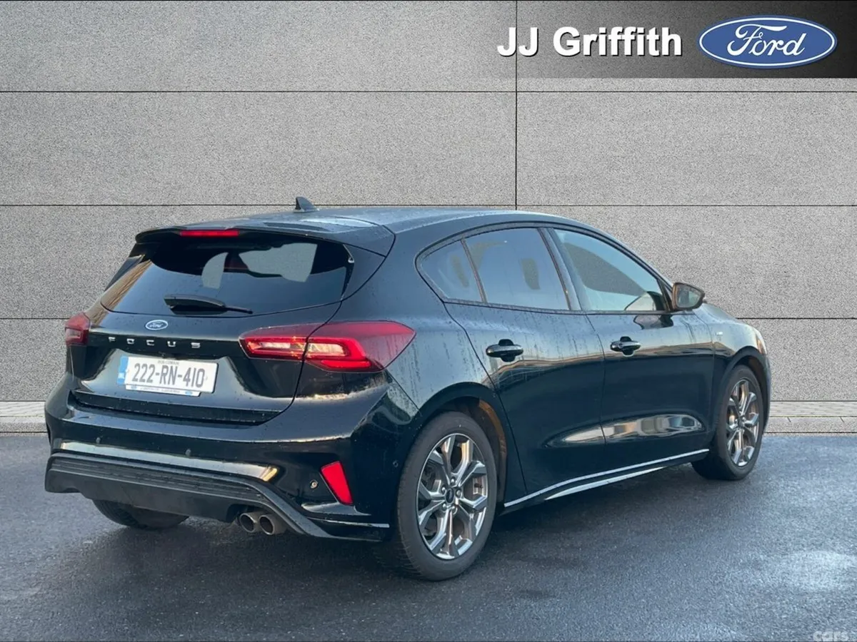 Ford Focus Hatchback, Petrol, 2022, Black