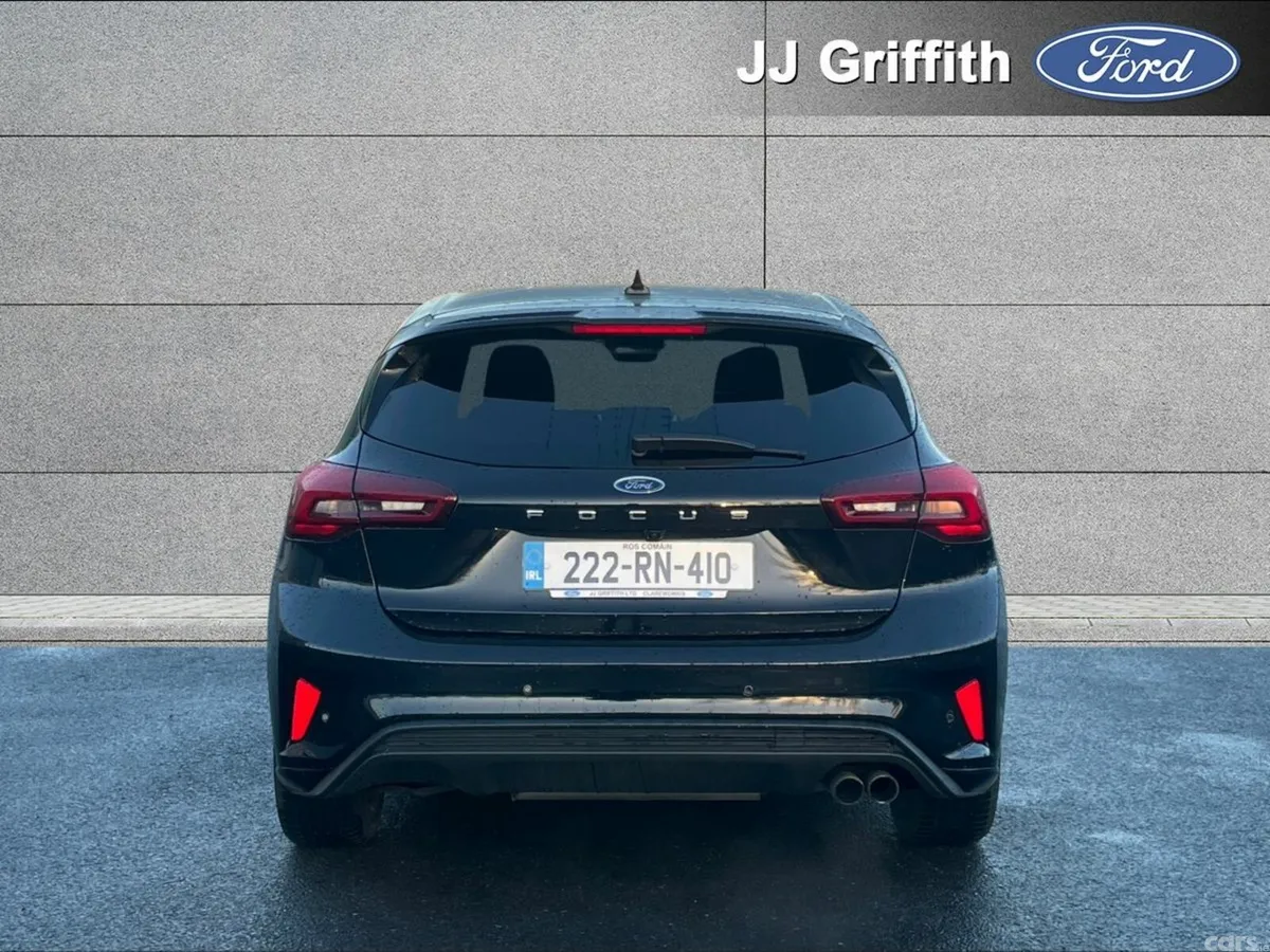 Ford Focus Hatchback, Petrol, 2022, Black