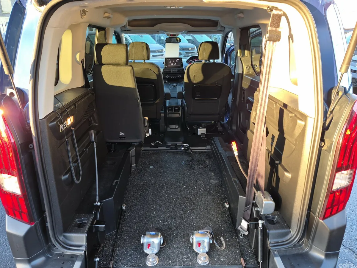 Peugeot Rifter MPV, Diesel, 2022, Blue