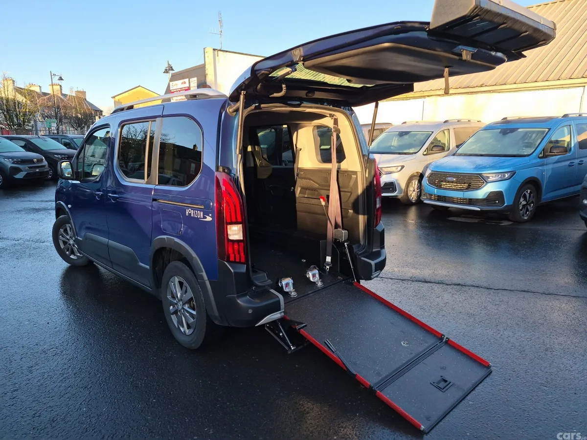 Peugeot Rifter MPV, Diesel, 2022, Blue