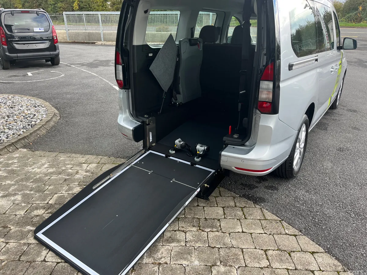 Ford Tourneo Connect MPV, Diesel, 2026, Silver