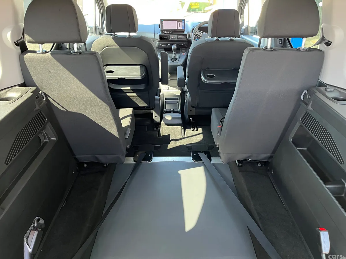 Citroen Berlingo Multispace MPV, Diesel, 2027, Silver