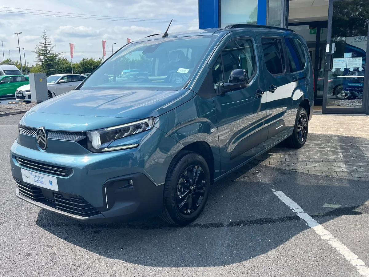 Citroen Berlingo Multispace MPV, Diesel, 2026, Blue