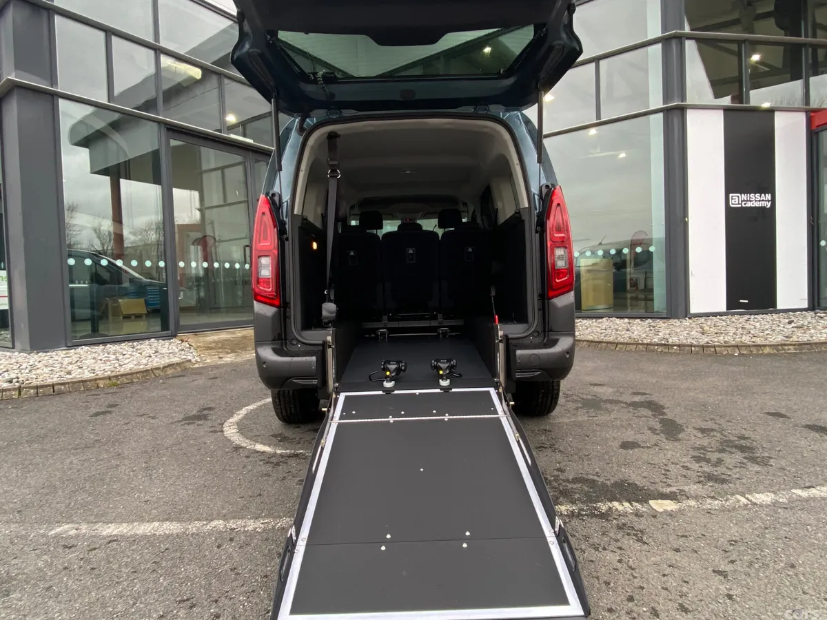 Citroen Berlingo Multispace MPV, Diesel, 2026, Blue