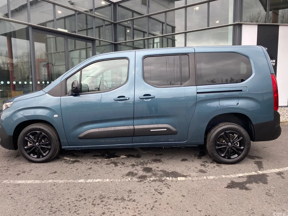 Citroen Berlingo Multispace MPV, Diesel, 2026, Blue