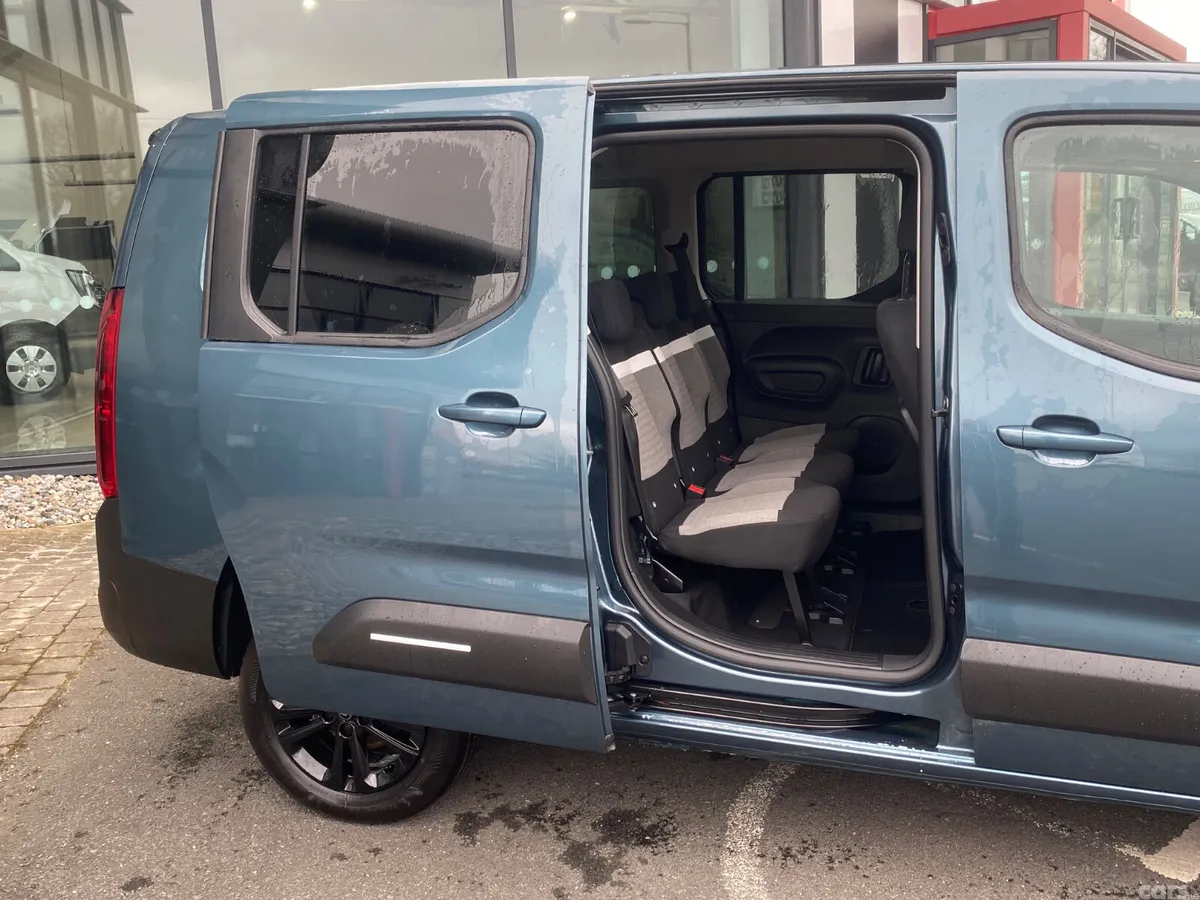 Citroen Berlingo Multispace MPV, Diesel, 2026, Blue