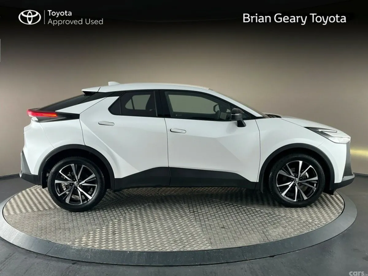 Toyota C-HR SUV, Petrol Hybrid, 2025, White