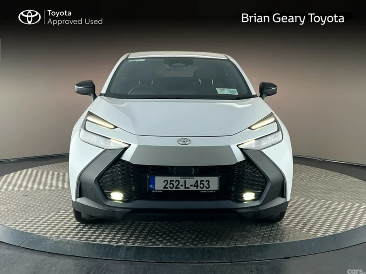 Toyota C-HR SUV, Petrol Hybrid, 2025, White