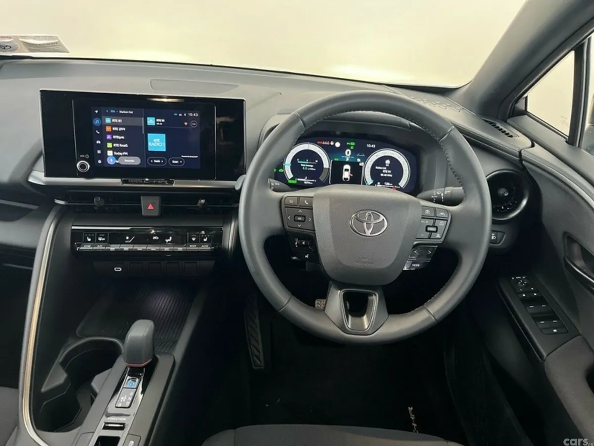Toyota C-HR SUV, Petrol Hybrid, 2025, White