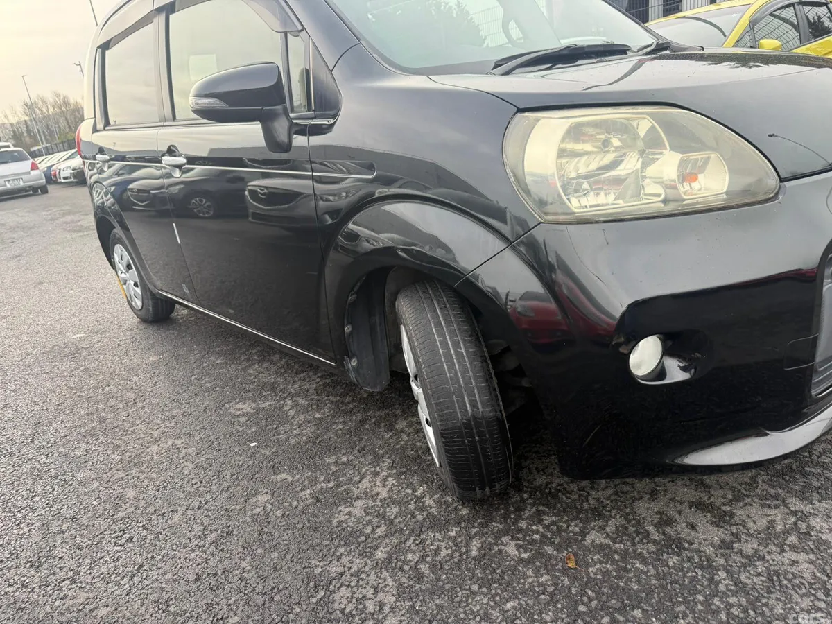 Toyota Porte Hatchback, Petrol, 2012, Black