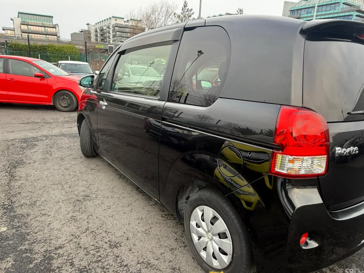 Toyota Porte Hatchback, Petrol, 2012, Black