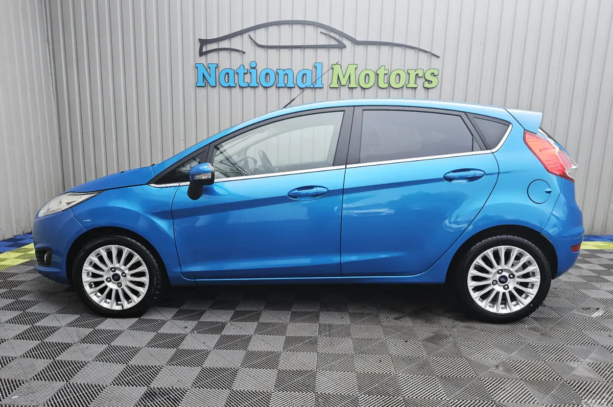 Ford Fiesta Hatchback, Petrol, 2015, Blue
