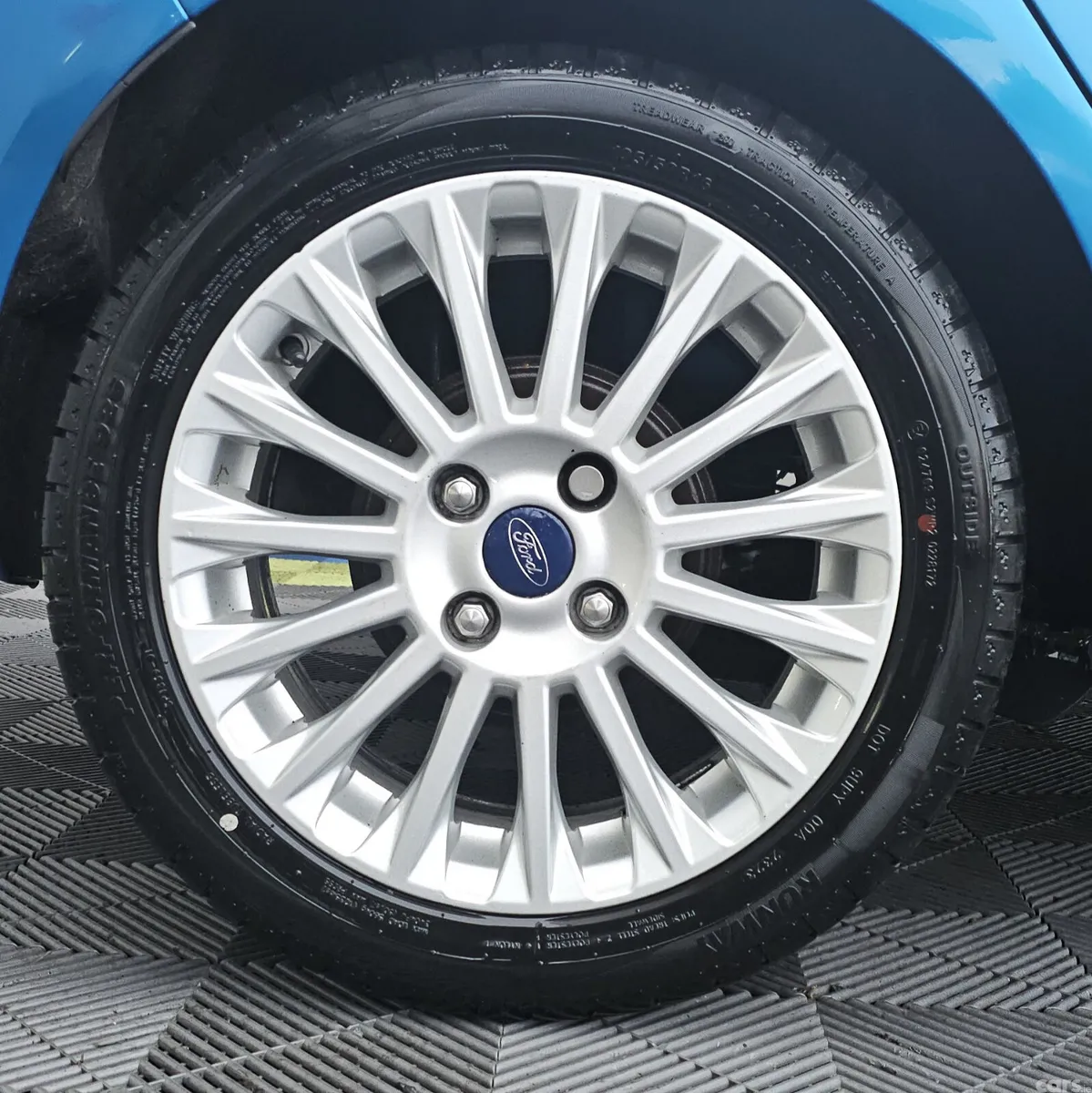 Ford Fiesta Hatchback, Petrol, 2015, Blue