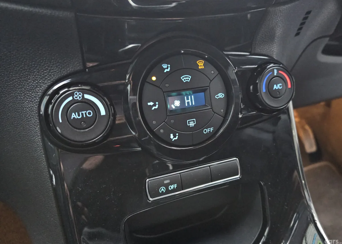 Ford Fiesta Hatchback, Petrol, 2015, Blue