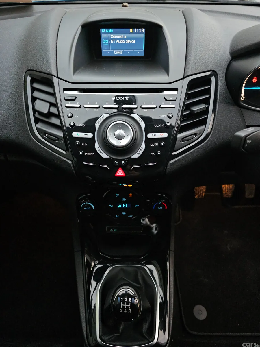 Ford Fiesta Hatchback, Petrol, 2015, Blue