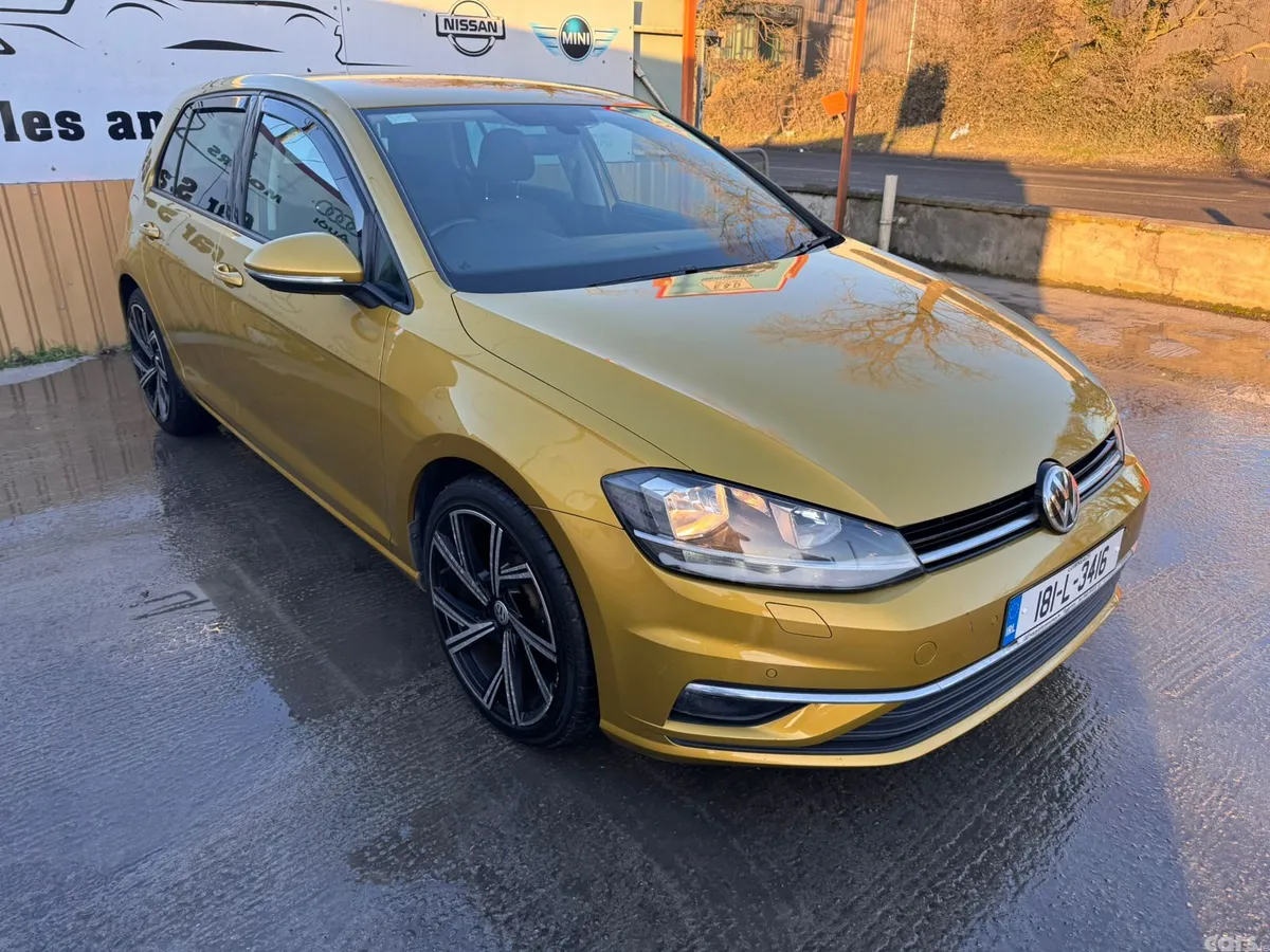 Volkswagen Golf Estate, Petrol, 2018, Yellow