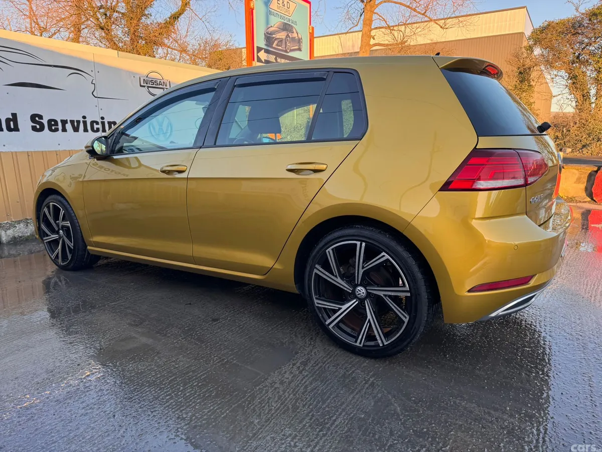 Volkswagen Golf Estate, Petrol, 2018, Yellow