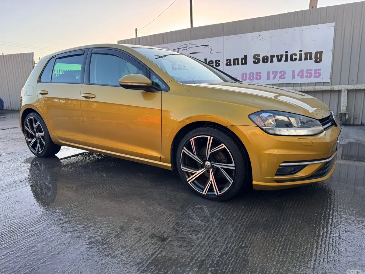 Volkswagen Golf Estate, Petrol, 2018, Yellow