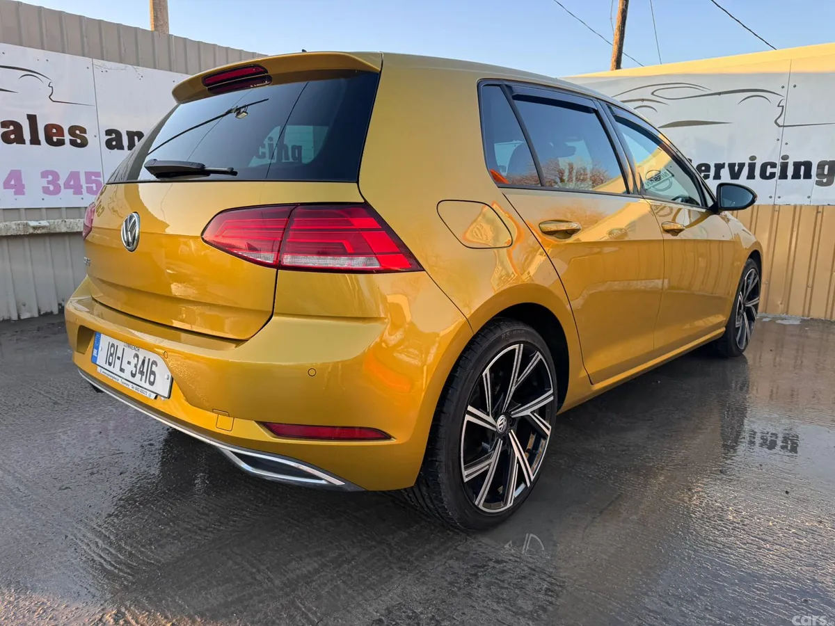 Volkswagen Golf Estate, Petrol, 2018, Yellow